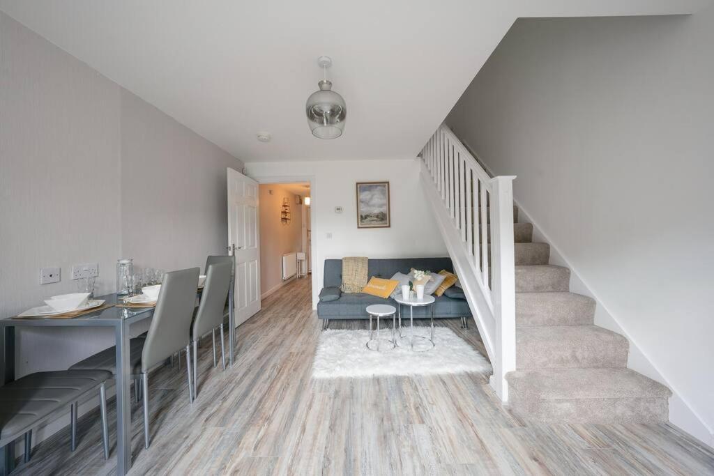 Stylish 2-Bed Home - For Company Contractor And Leisure Stays - Nec, Airport, Hs2, Contractors, Resort World Birmingham Extérieur photo