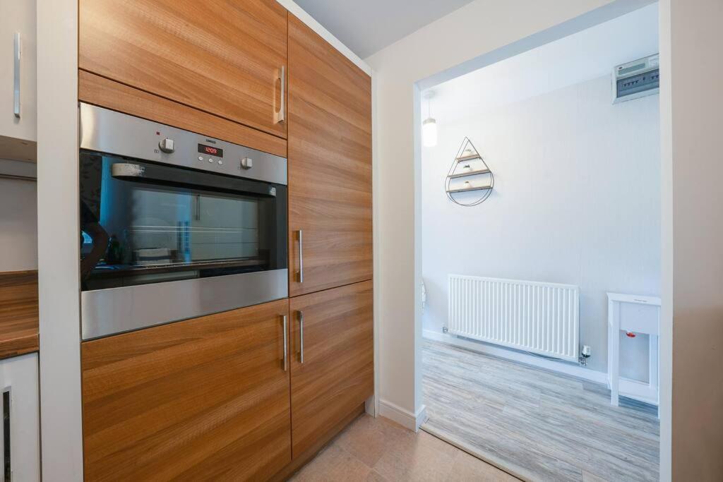 Stylish 2-Bed Home - For Company Contractor And Leisure Stays - Nec, Airport, Hs2, Contractors, Resort World Birmingham Extérieur photo