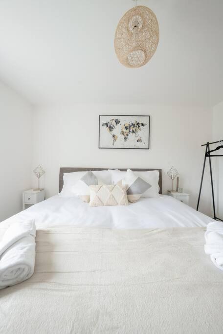 Stylish 2-Bed Home - For Company Contractor And Leisure Stays - Nec, Airport, Hs2, Contractors, Resort World Birmingham Extérieur photo